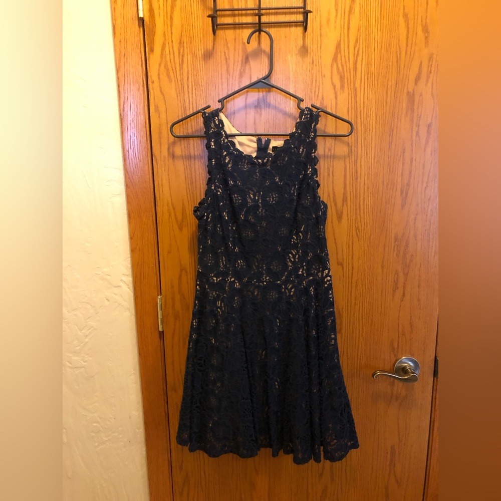 Navy Blue Sleeveless Lace Dress